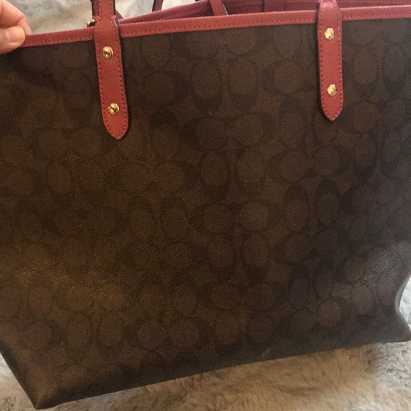 COPY - Coach useful bag you can wear on both sides - Picture 7 of 11